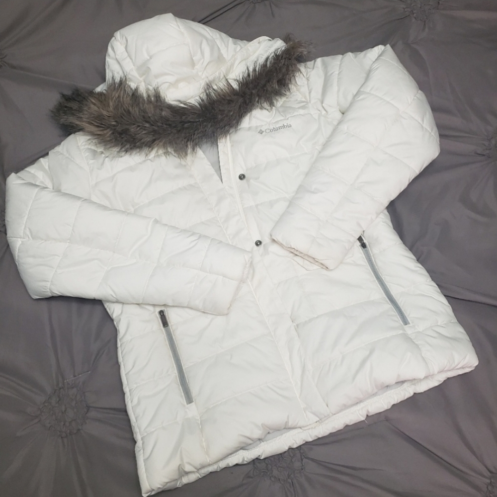 Columbia Puffer Jacket- white with fur trim